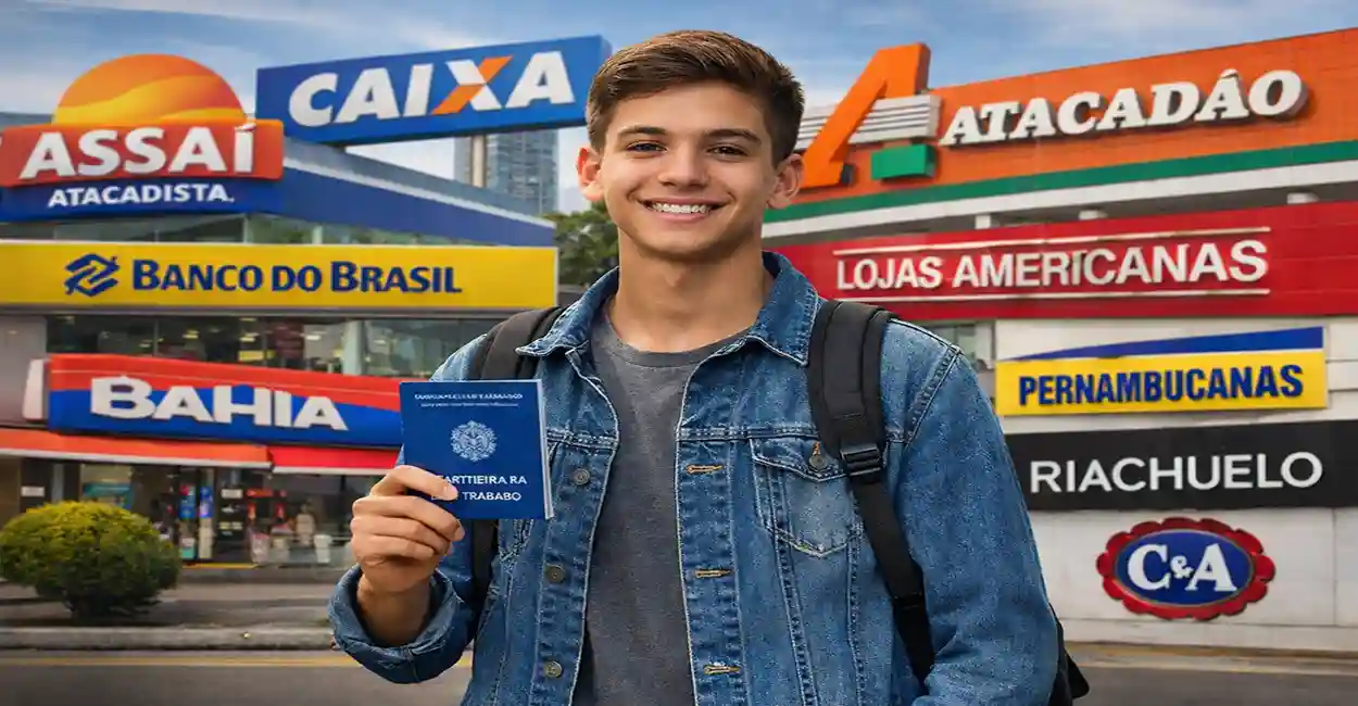 Jovem aprendiz sorrindo em seu primeiro emprego